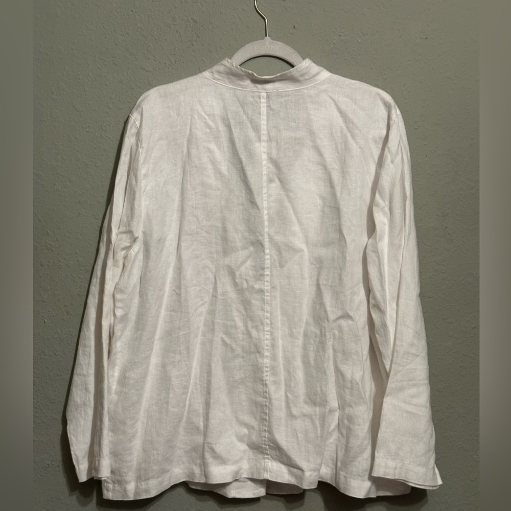 Eileen Fisher High Collar Organic Linen Jacket
NWT in White - Picture 7 of 13
